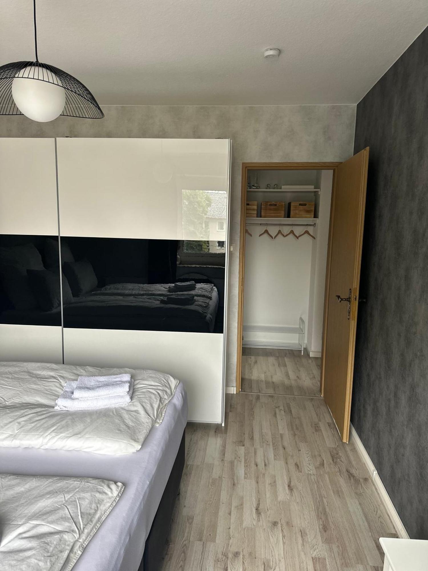 Fewo Am Deich 1 Zentral Mit Stadtblick Und Kontaktloser Check In Bremerhaven Exterior photo